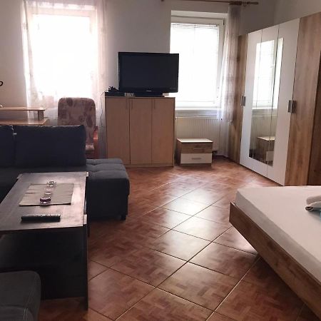 Dvacitka Apartment Ceske Budejovice Luaran gambar