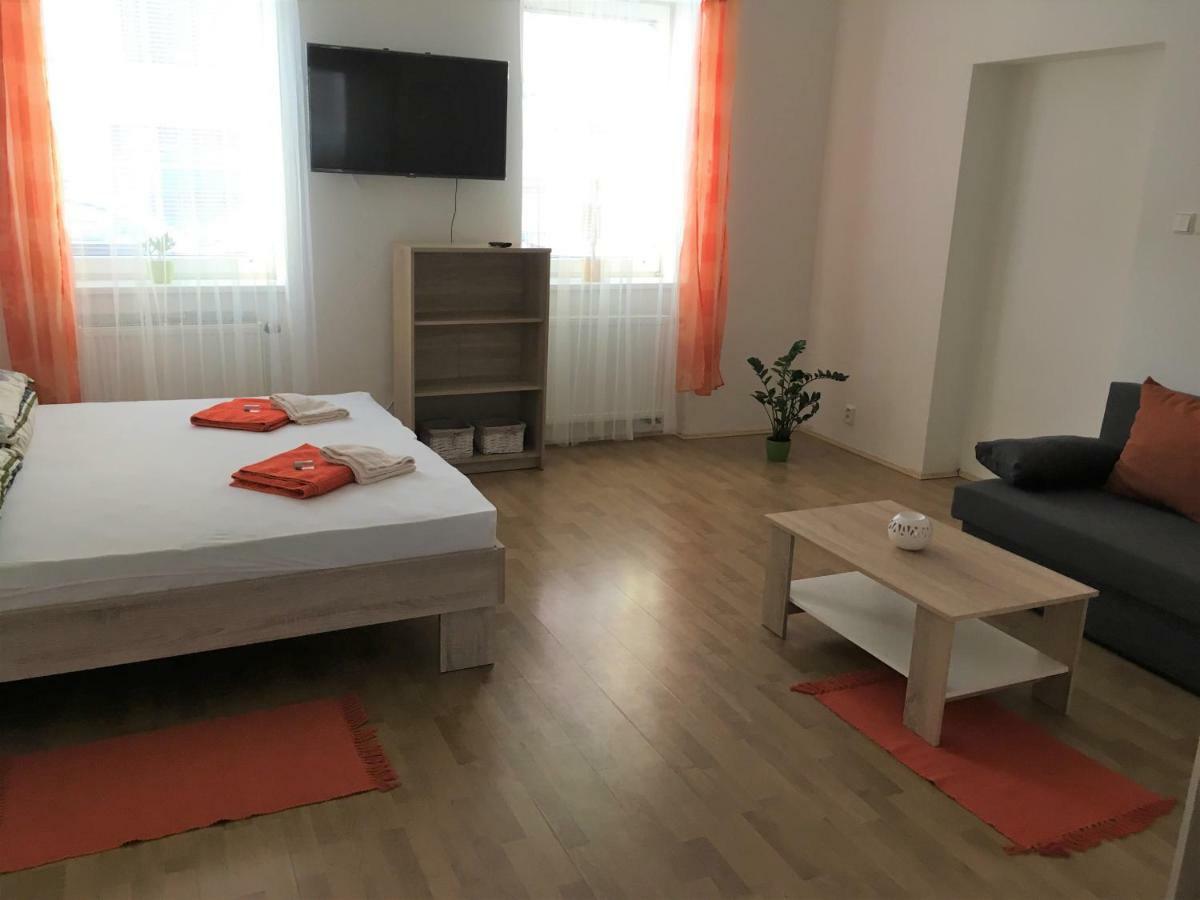 Dvacitka Apartment Ceske Budejovice Luaran gambar